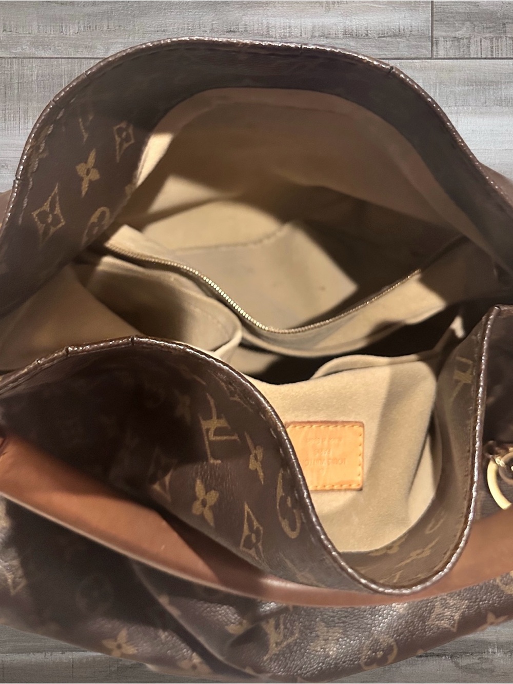 Louis Monogram Artsy MM - Picture 5 of 15